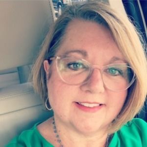 Meet your Posher, Leslie